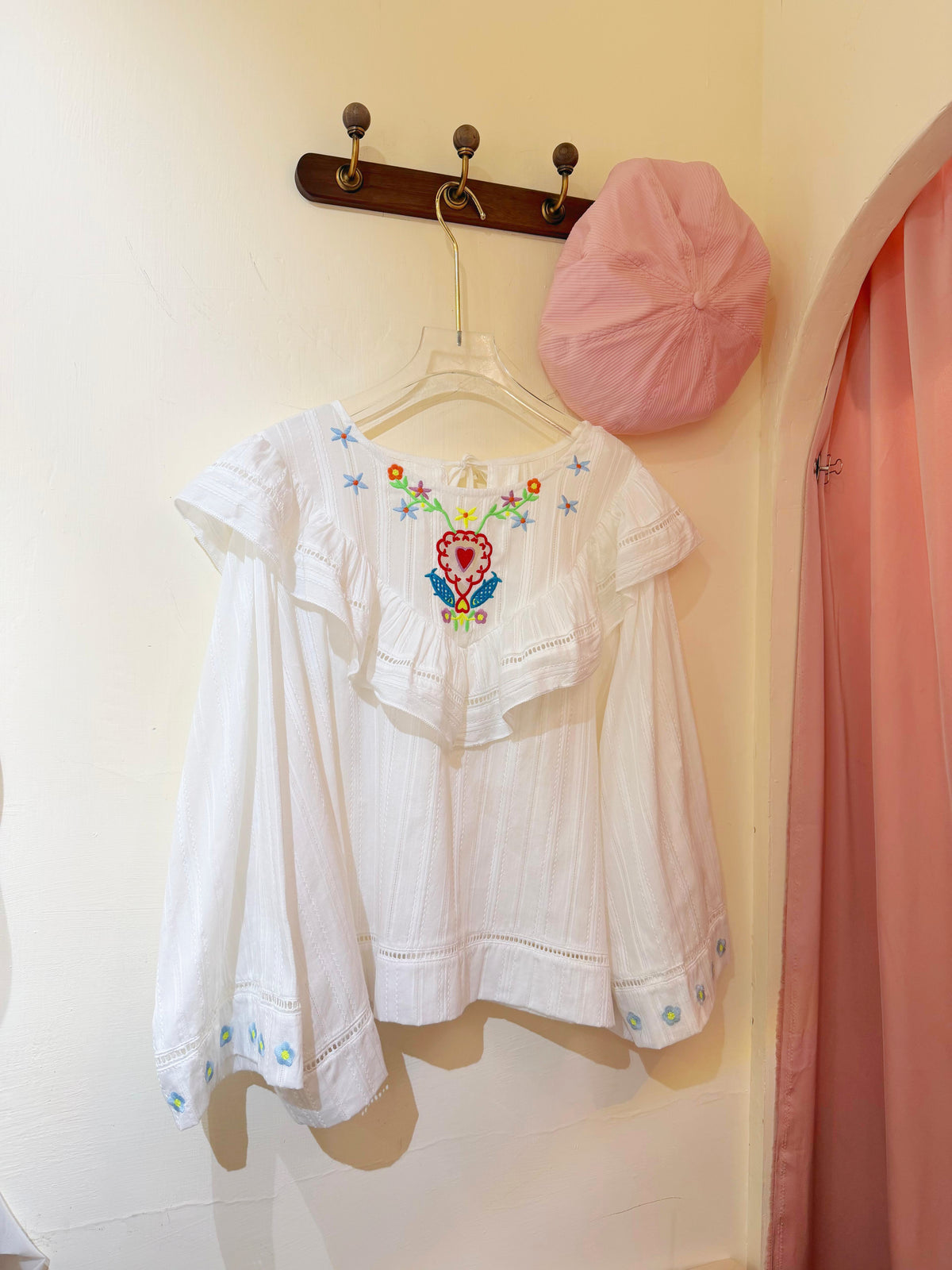 法式浪漫仙女・重工民族風彩色刺繡荷葉領提花襯衫