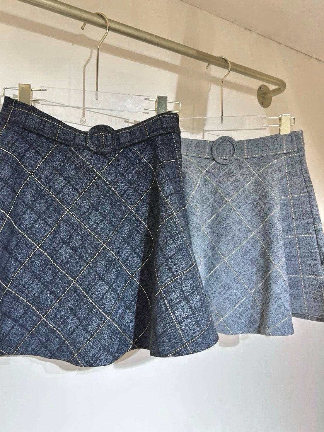 英倫格圓枱cut短SKIRT