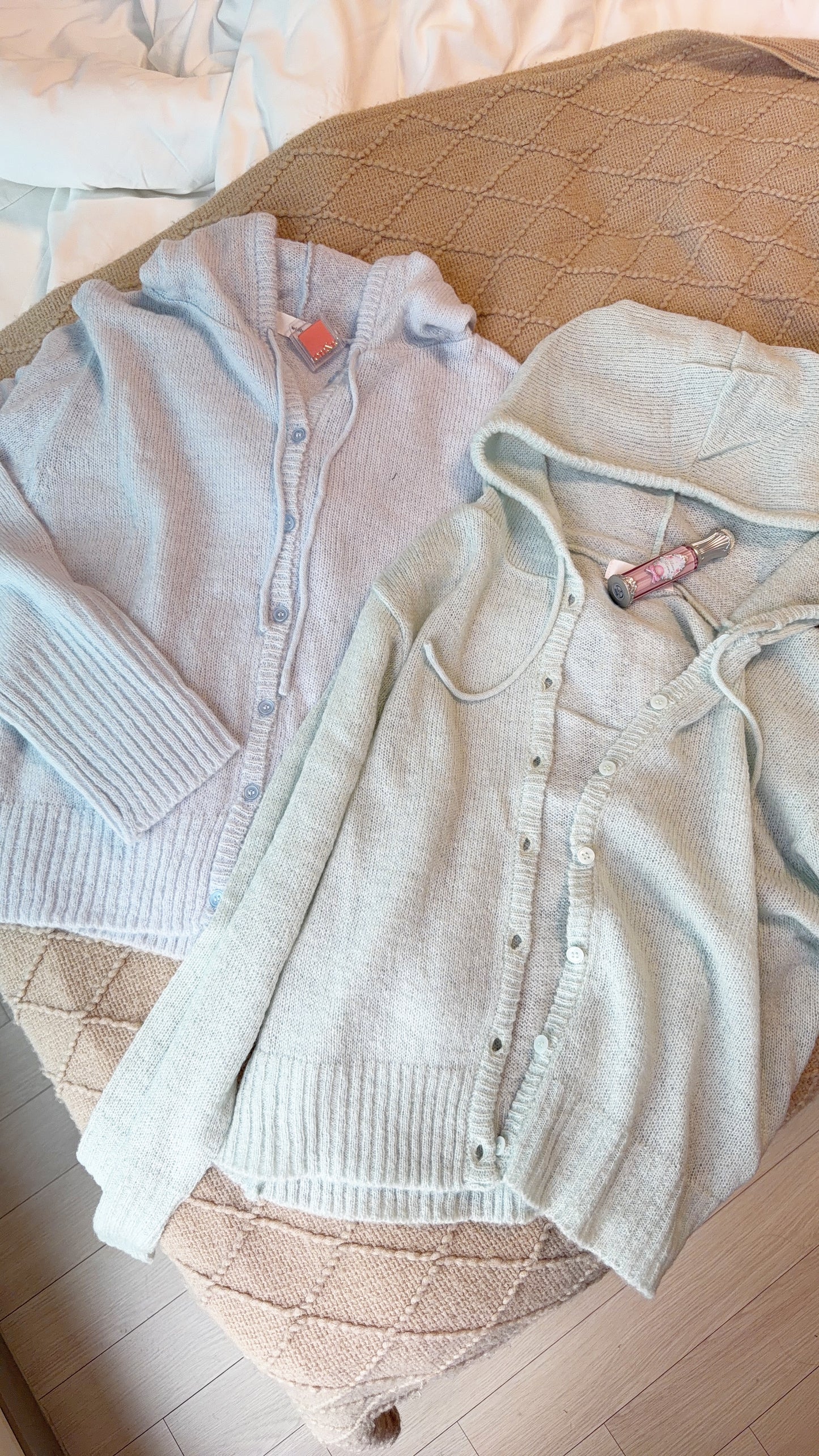 韓國連線⚡️Snowscape Knits Cardigan with Hat