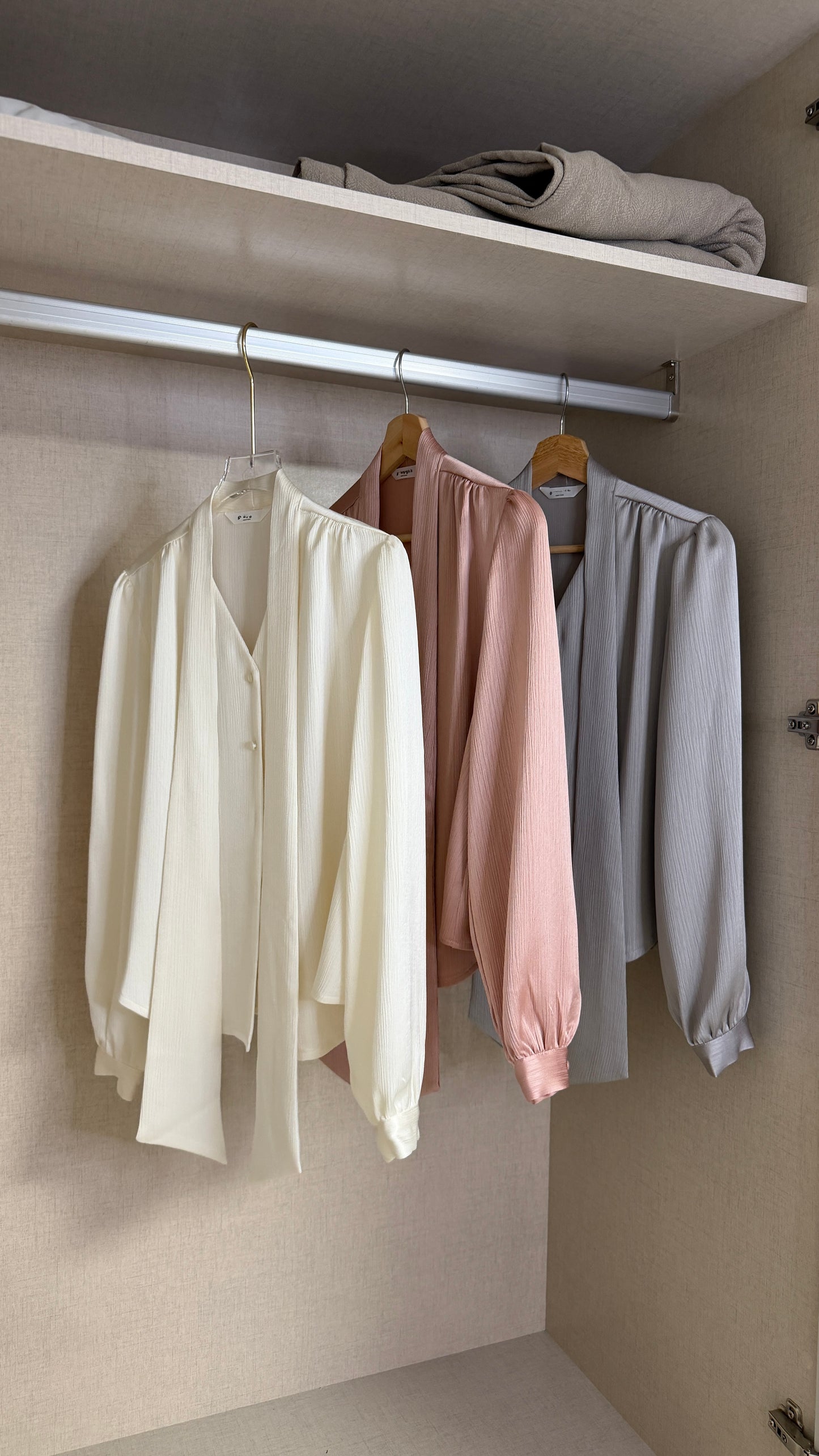 韓國連線⚡️Crinkle Matt-Satin Blouse