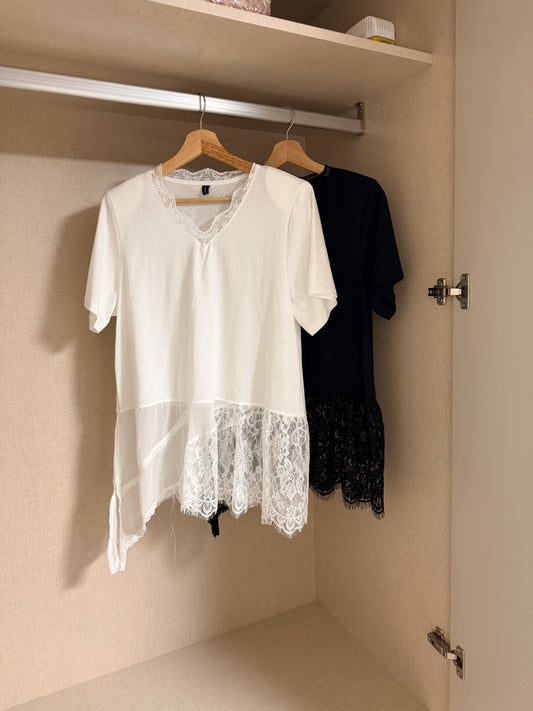 韓國連線🇰🇷Lace Hem Tee￼